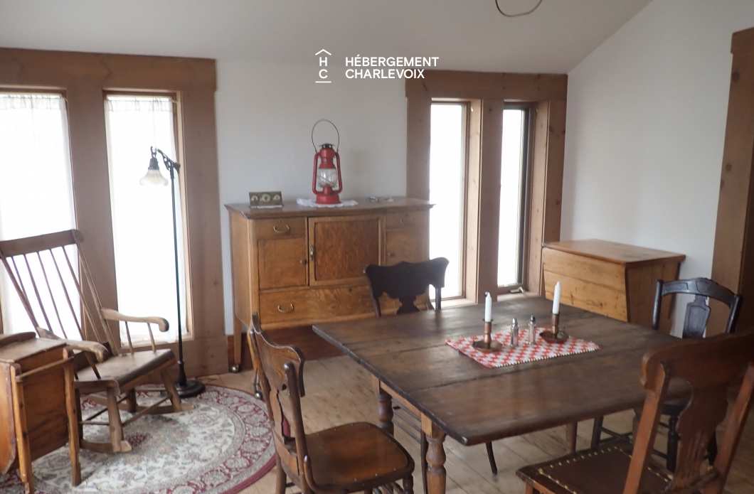 Le 142 - Maison au charme d'antan au centre-ville de Baie-Saint-Paul